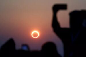 Eclipse solar anelar acontece nesta quinta-feira: saiba como e quando ver o ‘anel de fogo’