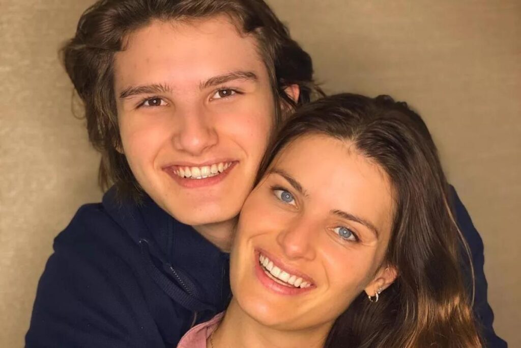 Filho de Isabeli Fontana passa por cirurgia de alto risco e mãe tranquiliza fãs: “Zion passa bem”