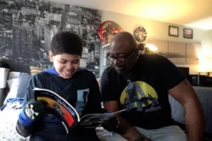 Jake começou a desenhar um super-herói inspirado em si mesmo quando o pai, Led Bradshaw, começou a incorporar a arte-terapia na rotina diária do menino