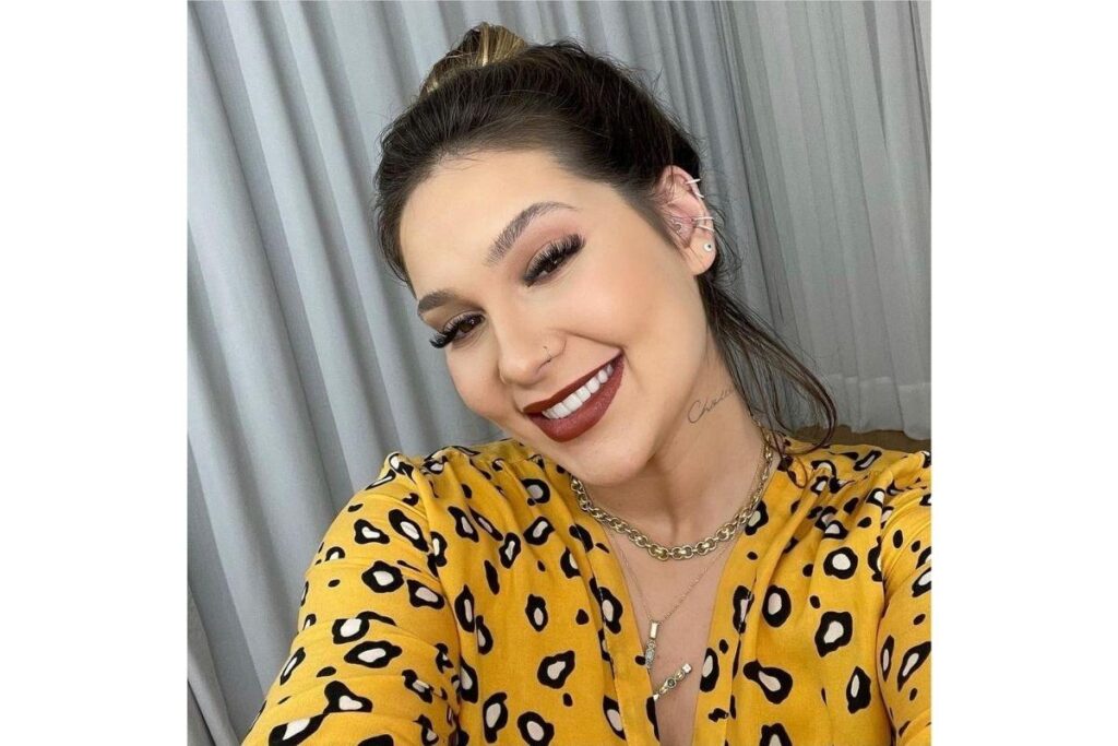 A mãe de Maria Alice exibiu o presente da filha nos stories do Instagram