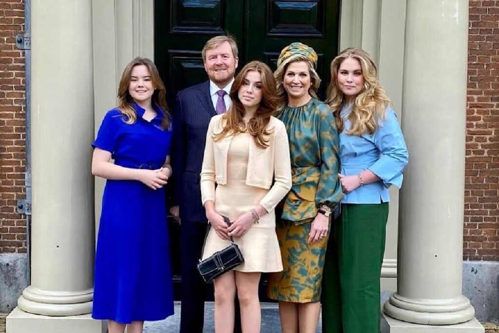Amalia é uma das filhas do Rei Willem-Alexander e Rainha Maxima