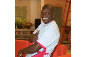 Jacaré e a esposa, Gabriela Mesquita, vivem com a família no Canadá