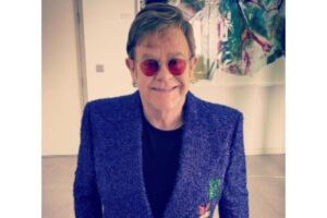 Esse não foi o primeiro desentendimento de Elton com a mãe