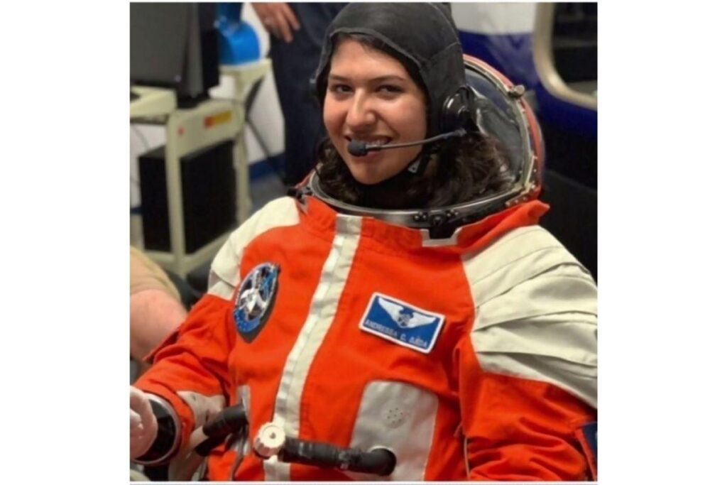 Estudante brasileira de 20 anos se prepara para ser astronauta nos EUA