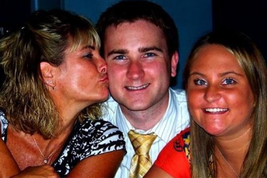 Bilhete deixado por Toni Wilson-Taylor junto ao bolo que comprou de presente para desconhecido