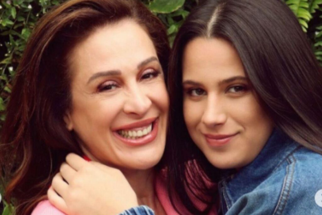 Claudia Raia e filha