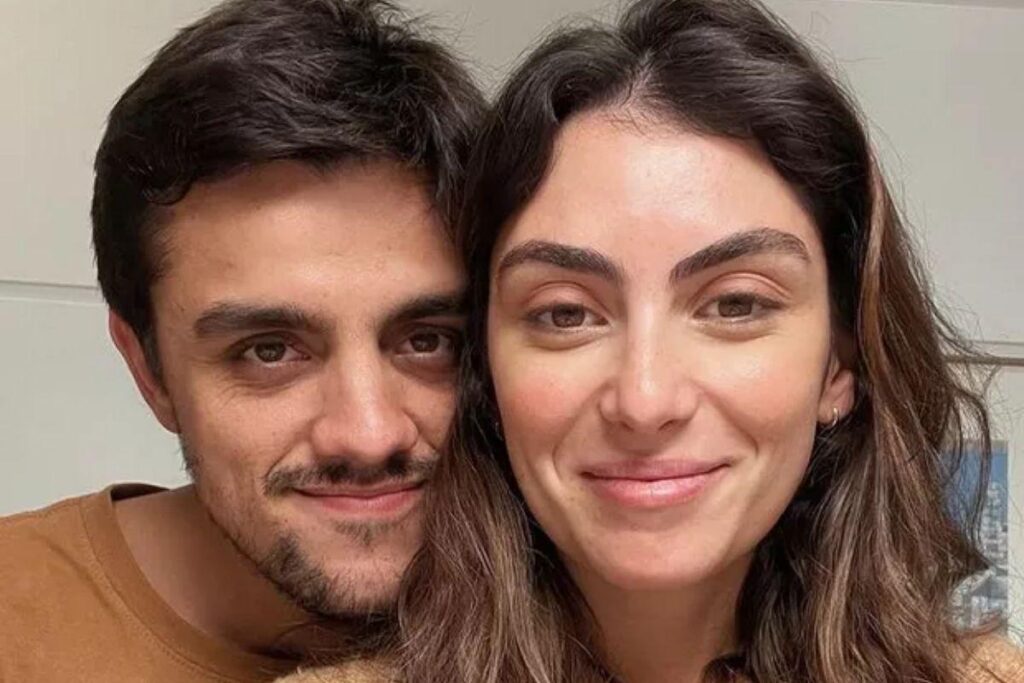 Felipe Simas é casado com Mariana Uhlmann desde 2016