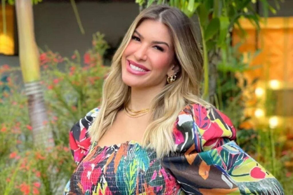 Lore Improta mostra barriga de seis meses