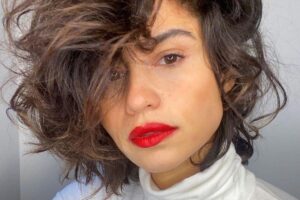 Nanda costa mostra barriga gestante