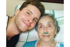 Thiago Fragoso lamenta perda da avó: “Difícil lidar com esse sentimento”