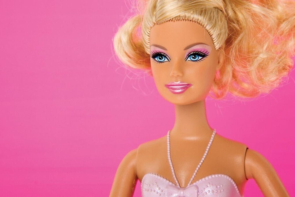 Mattel lança coleção de Barbie com plástico reciclável: “O futuro do rosa é verde”
