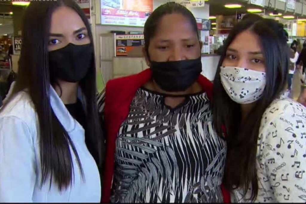 Vanderleia e Ana Paula se reencontraram no presencial após 11 dias conversando nas redes sociais.