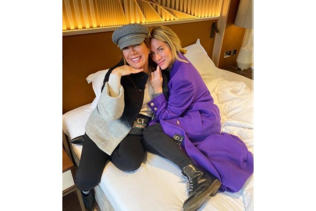 Deborah Ewbank celebrou os netos no Instagram