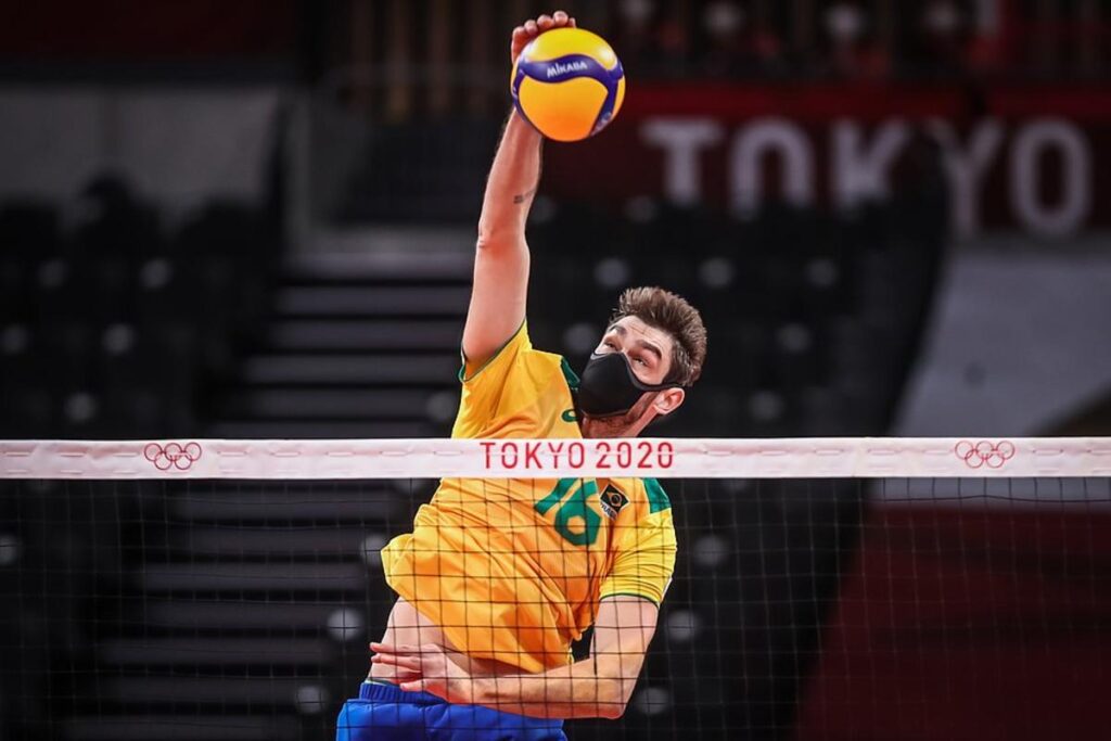 Lucão comentou que usa máscara para proteger o filho