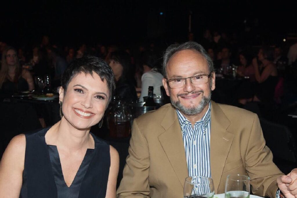 Elisa comemora os 18 anos