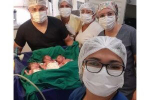 Os exames não mostraram que o parto seria de trigêmeos.