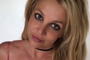 Britney Spears fez mais um desabafo sobre estar sob tutela do pai e afirmou que não voltará aos palcos enquanto for assim