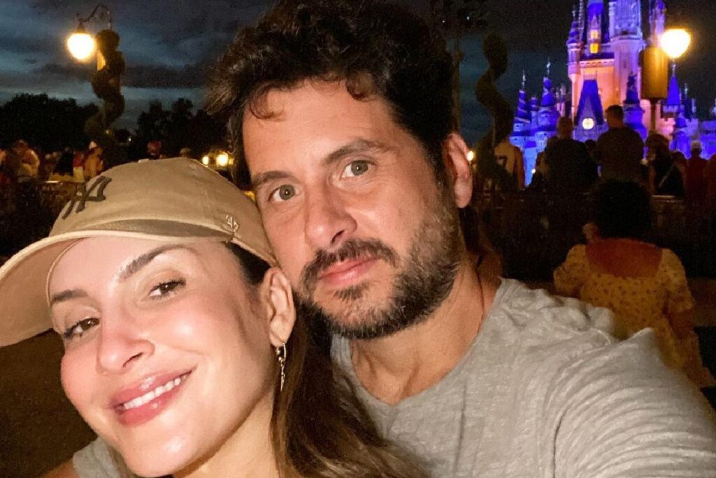 Cláudia Leite está aproveitando as férias nos parques temáticos da Disney