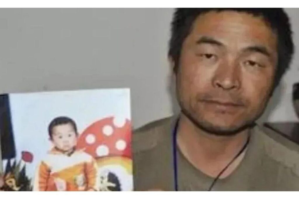 Guo levou a foto do filho durante toda a viagem.