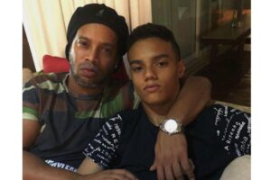 Ninguém sabia do histórico familiar de João quando fez o teste para o time atual.