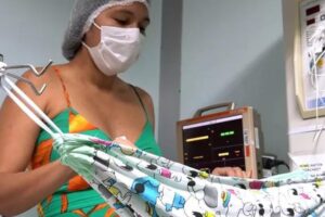 O método “hammock” é uma forma de acolhimento humanizado ao bebê