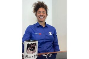 Galvão Bueno brinca com a jogadora após o vômito.