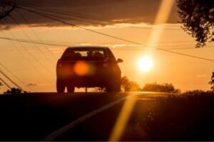 Em tempos de muito calor, pai colocou filho na geladeira por alguns minutos