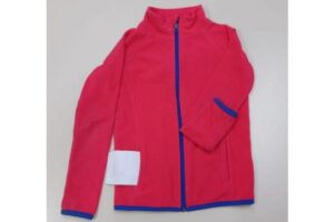 O bilhete foi colocado no bolso da jaqueta