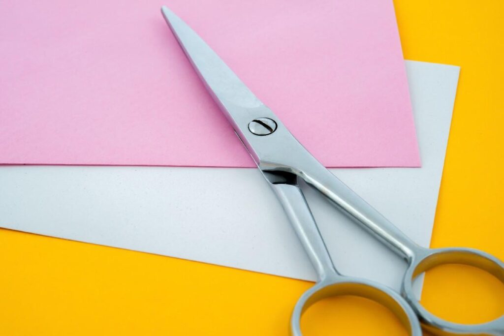 Saiba como cortar a unha do bebê e outras informações sobre o assunto