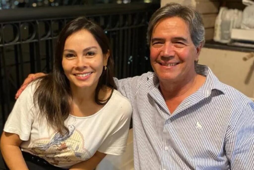 Giselly Cristina de Oliveira agora também tem os sobrenomes do pai no registro de nascimento