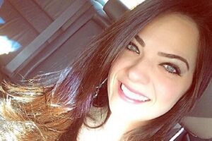 Anna Carolina Santiago é mãe solo de Arthur e fala sobre a rotina com o filho autista não verbal no Instagram