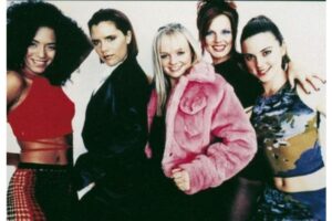 Integrante das Spice Girls se casa em segredo aos 45 anos