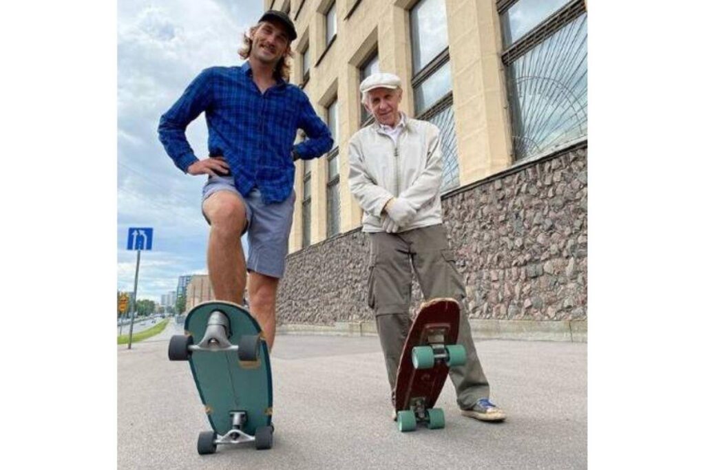 Max Timukhin e Igor andando de skate nas ruas da Rússia.