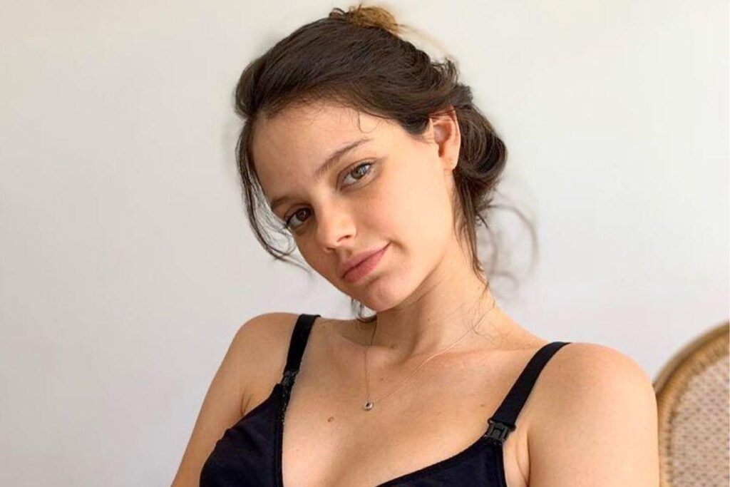 Laura Neiva lamenta saudada da irmã