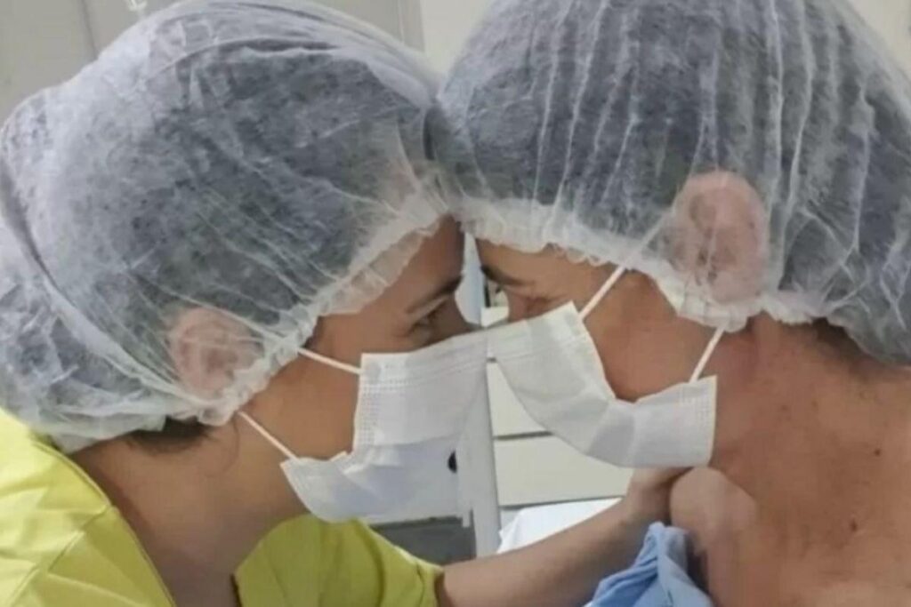 Mãe faz barriga solidária para filha