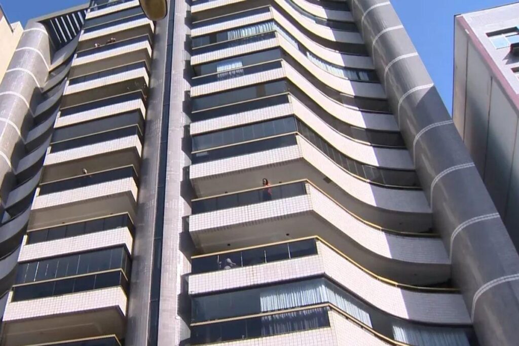 Símbolos religiosos foram encontrados