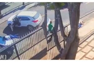 O momento foi registrado por câmeras de segurança