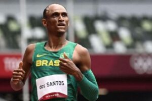 O atleta contou a história sobre a cicatriz