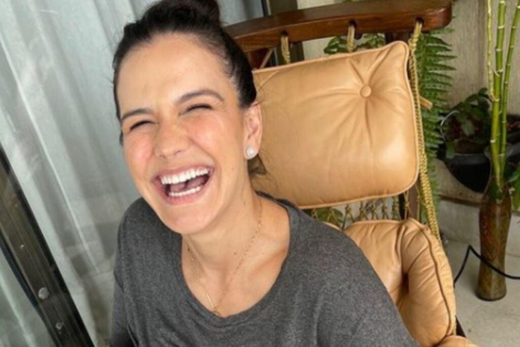 Kyra Gracie amamenta Ryan