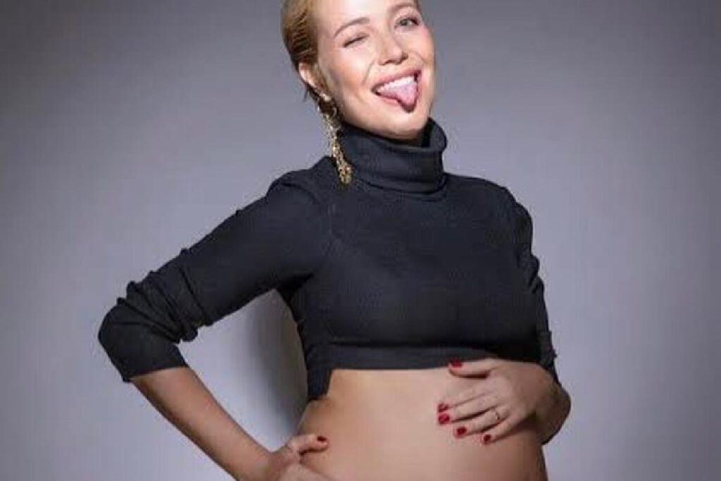 Luiza Possi mostra gravidez