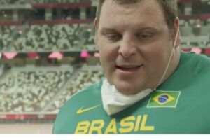 Ele é muito parecido com o Sr. Incrível!