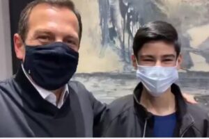 Bruno Covas e o filho Tomás no hospital