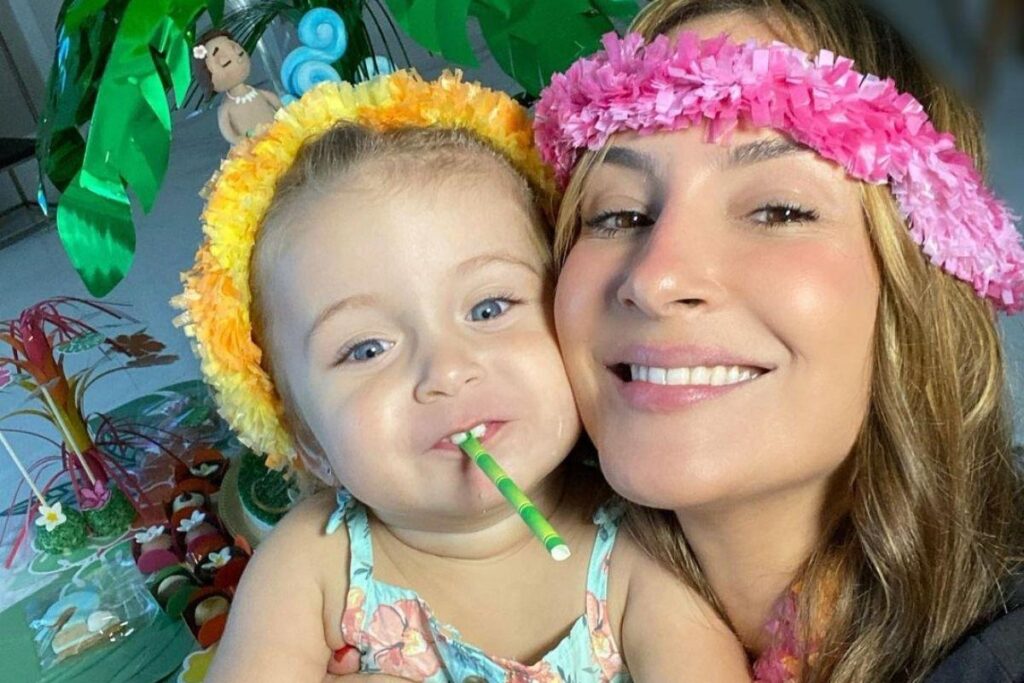 Claudia Leitte comemorou o aniversário de 2 anos da filha