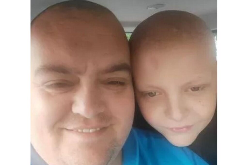 Menino de 10 anos descobre que têm câncer ao ser parado por estranho na rua