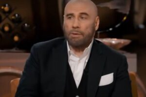 Johan Travolta falou sobre a morte da esposa e como conversou com o filho caçula sobre o assunto