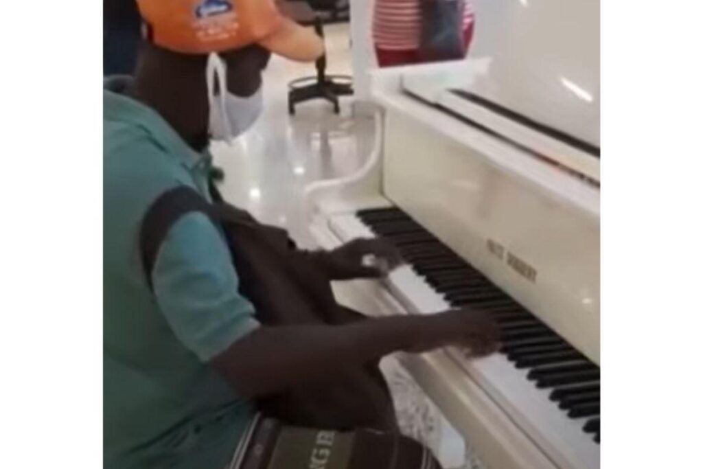 Adilson Rafael da Cruz é multi-instrumentista