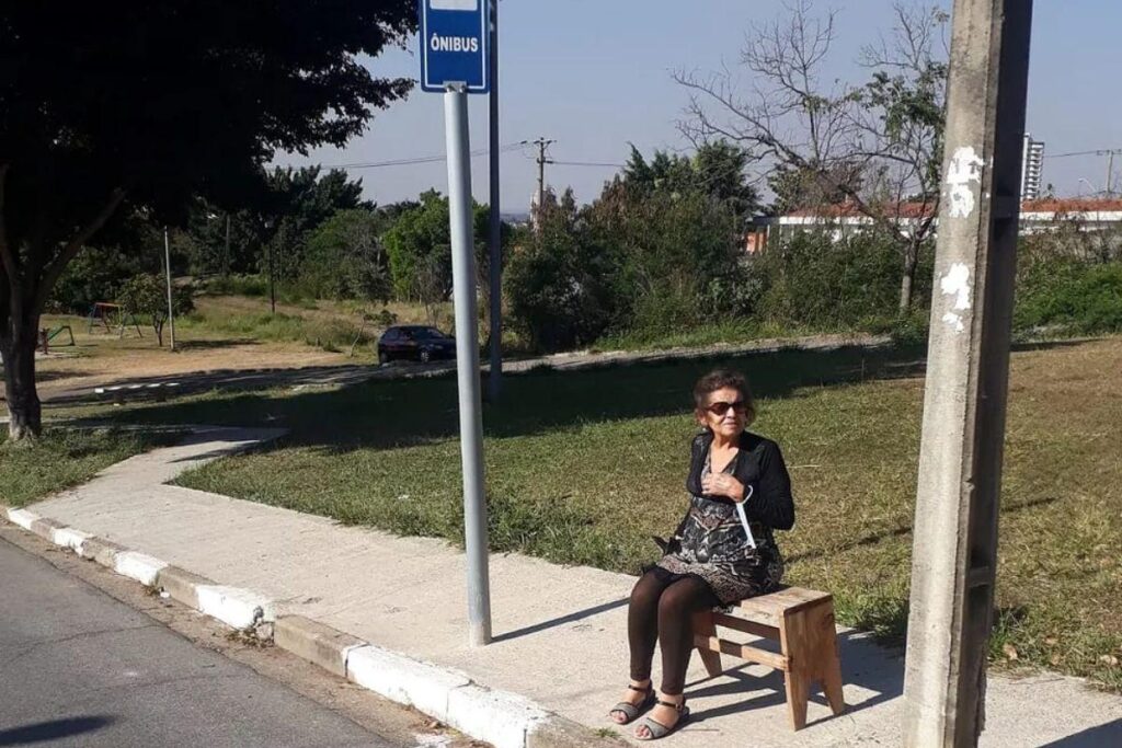 Luiz ajuda muitas pessoas onde mora por meio de construções.