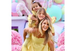 Ela se emocionou com a decoração