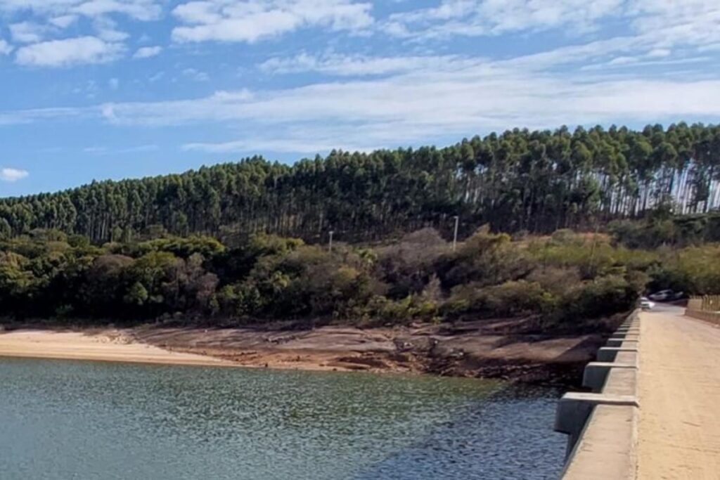 A represa de Itupararanga