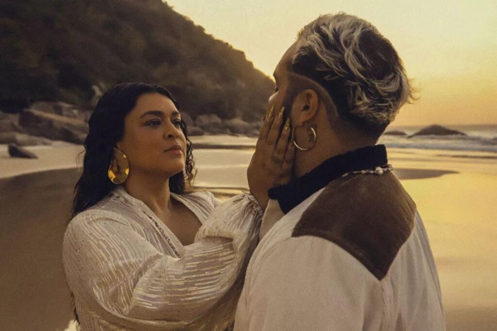 Fran incentivou a mãe a voltar a cantar.